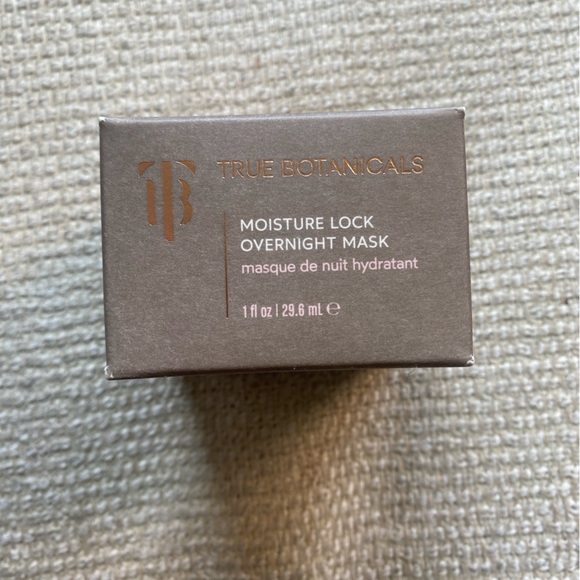 true botanicals moisturizer lock overnight mask